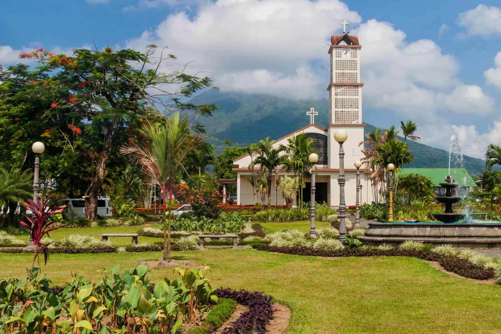 parque central square in la fortuna village costa rica