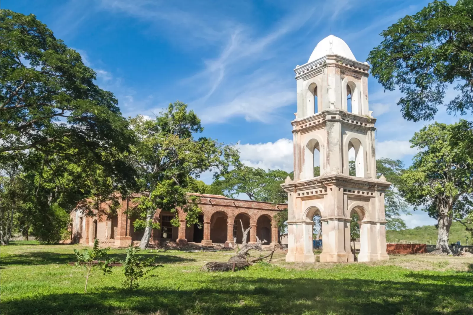 the famous observation tower in encarnacion paraguay