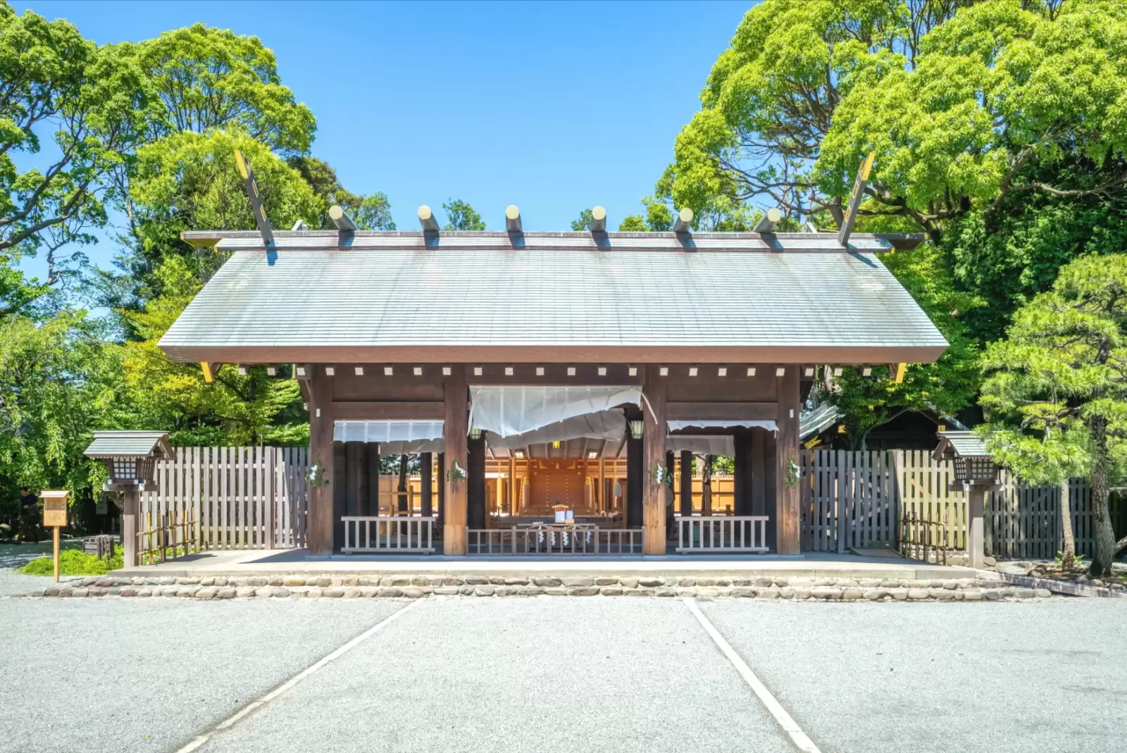 the iseyama kotai jingu shrine in yokohama japan