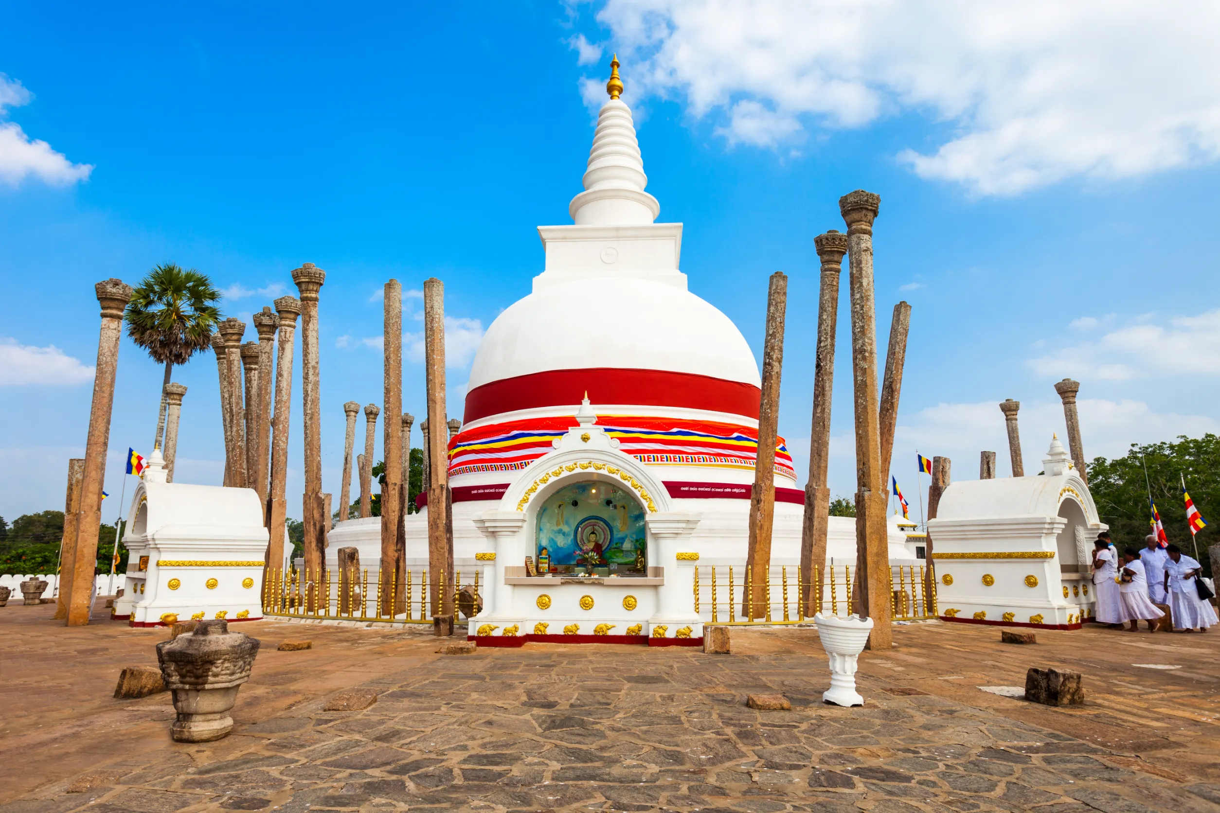 thuparamaya is a dagoba in anuradhapura sri lanka